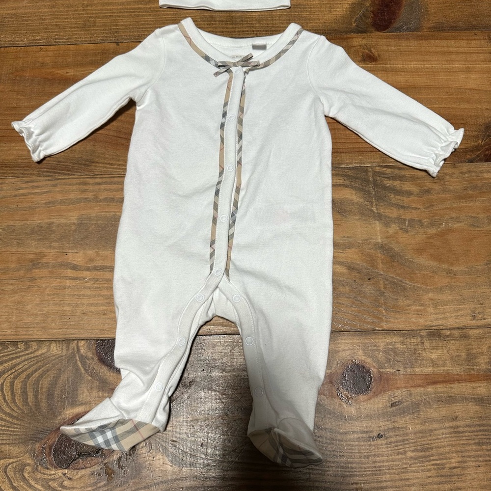 Burberry White Footies